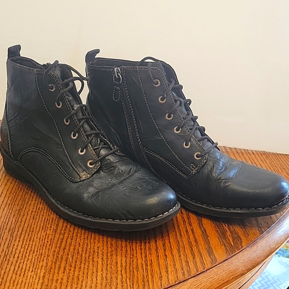 Clarks Womens Leather 11M boots